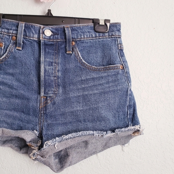 Levis Medium Wash Cutoff Shorts - Picture 2 of 8